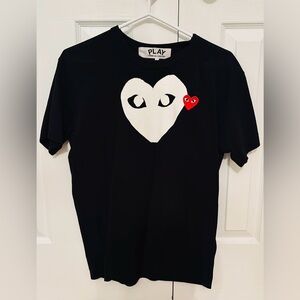 Comme des Garcons Mens Black Short Sleeve Crewneck Tee Iconic Heart Logo - Large